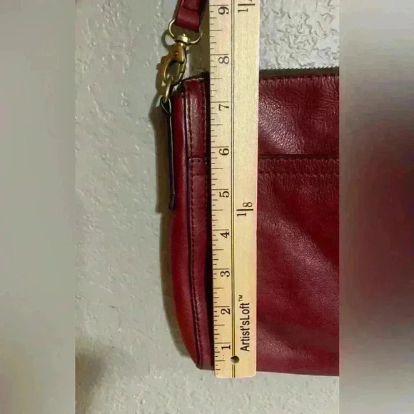 Fossil Emma EW Red Wine Crossbody Bag Pockets Glazed Leather Gold Hardware - Picture 9 of 10